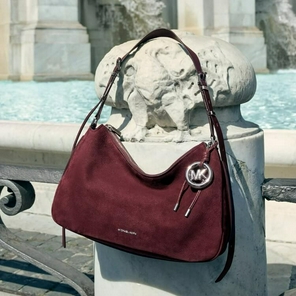 MK美式轻奢时尚先锋
简洁而不简单 undefined Michael Kors