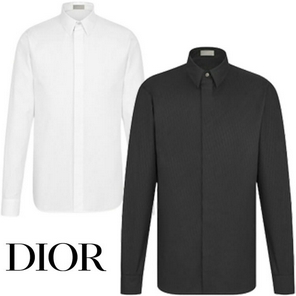 Dior男装经典Logo衬衫
专柜价5折¥2603到手 undefined 别样头等仓